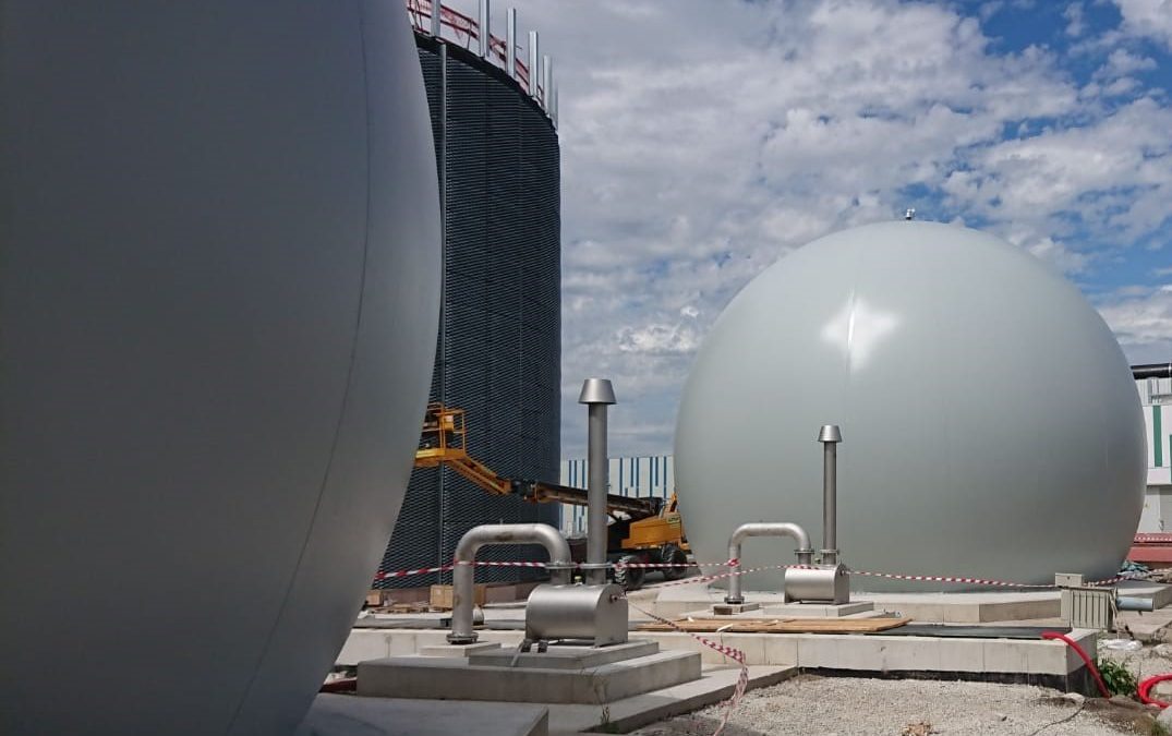 Micr’Eau installe deux stockeurs de biogaz Sattler à Bruxelles sud